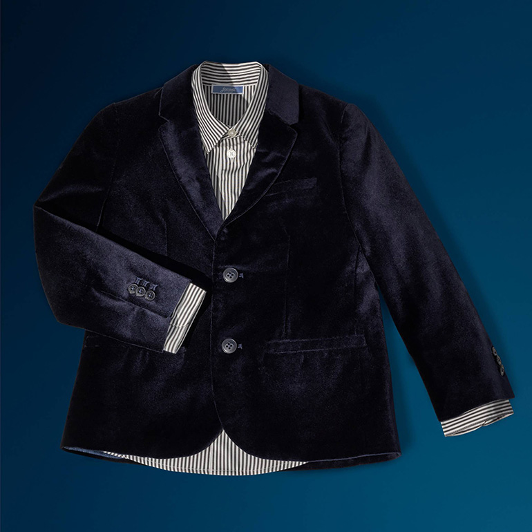 See the Christmas velvet jacket for boys with chic shirt