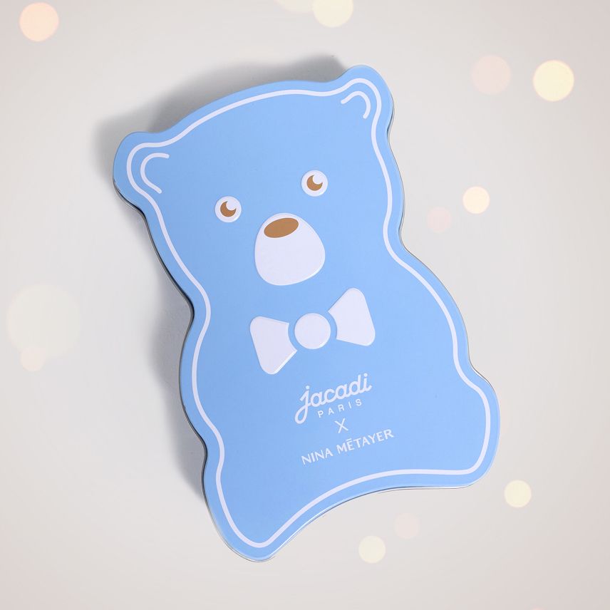 La scatola degli orsetti golosi di Natale è disponibile in una selezione di negozi Jacadi Paris.